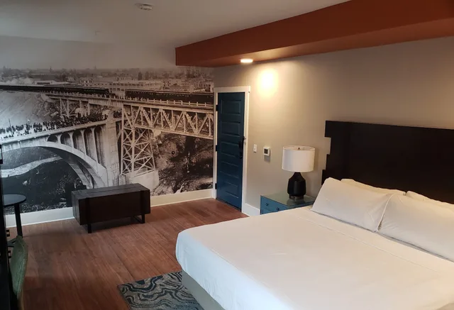 غرفة قياسية بسرير فردي، Hotel Indigo Spokane Downtown 1/4