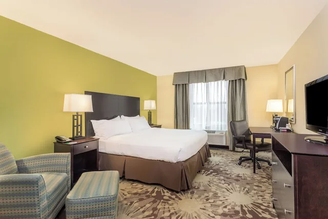 غرفة بسرير كينج، Hotel Gurnee 3/4