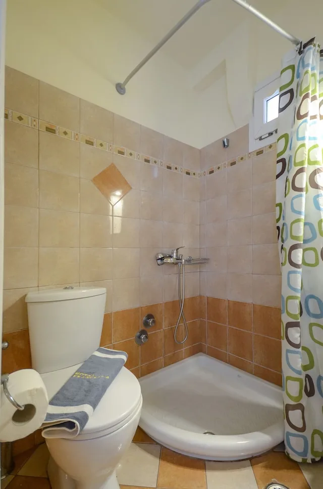 Semi Basement, Apartment, 1 Double and 1 Single Bed، Hotel Francesca 4/4
