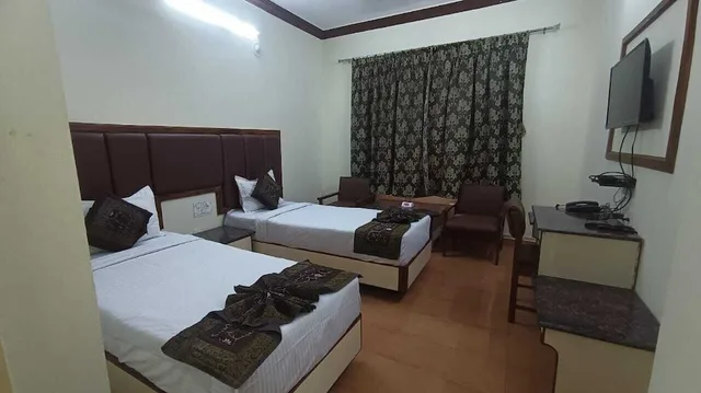 غرفة ديلوكس بسرير كينج، Hotel Ranjit Residency 7/10