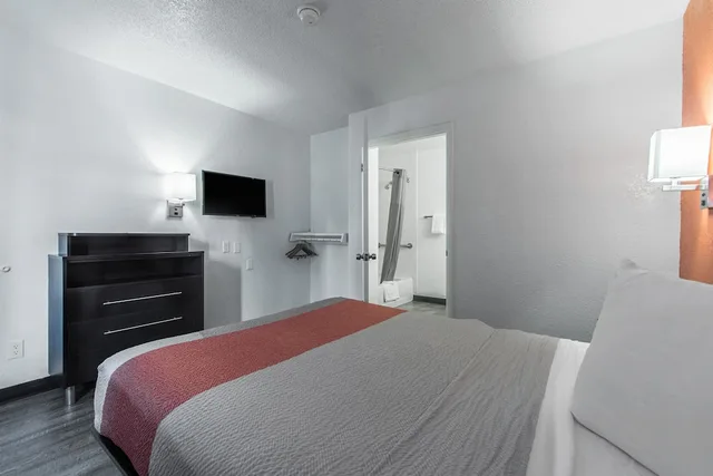 غرفة قياسية بسرير كوين، Motel6 Norcross, GA - Atlanta Northeast 7/10