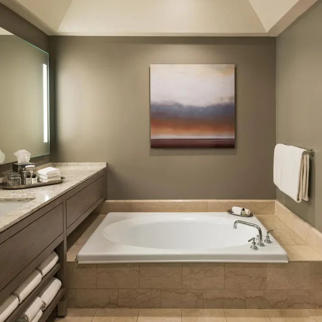 غرفة بسريرين كوين، The Phoenician A Luxury Collection Resort 5/6