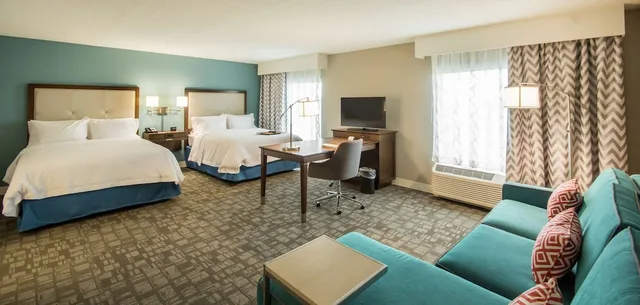 Studio, 2 Queen Beds, Sofa, Kitchenette, Hampton Inn & Suites Orlando At SeaWorld 1/8