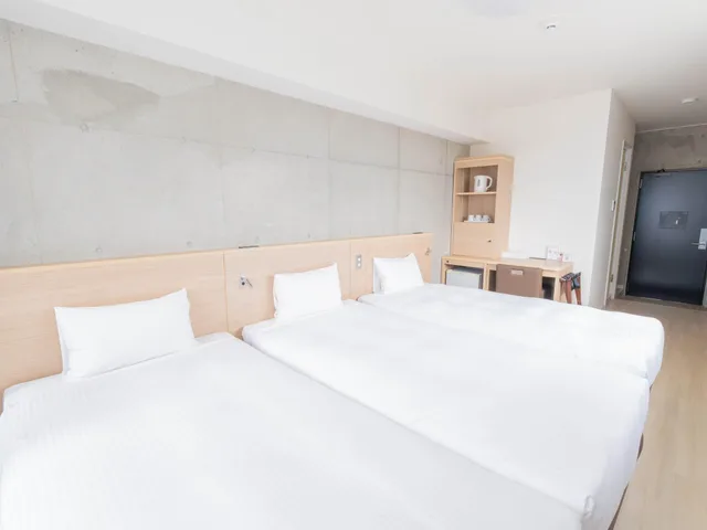 Room, Triple, New Building، The Breakfast Hotel Porto Ishigaki 3/3