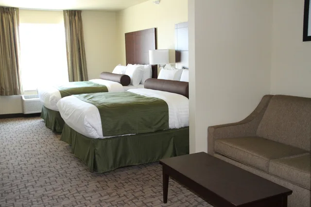 Studio, Suite, 3 Queen Beds, Cobblestone Hotel & Suites - Devils Lake 3/6