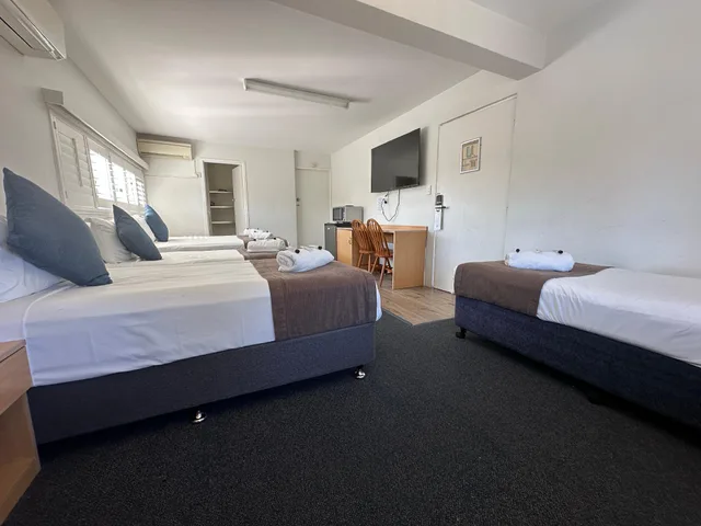 غرفة عائلية، AIRWAY MOTEL 1/2