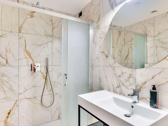 غرفة قياسية بسريرين منفصلين، B&B Hotel Milano Aosta 8/10