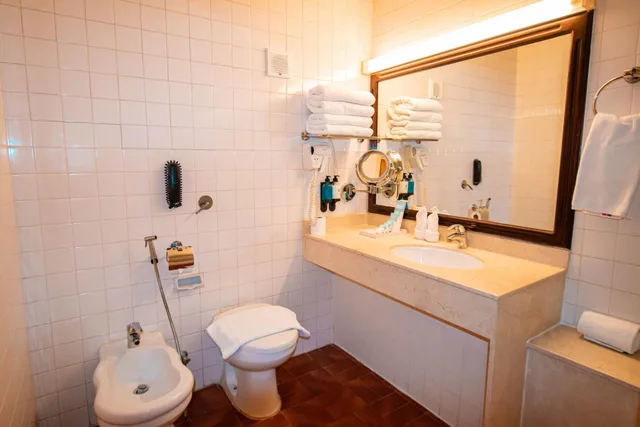 غرفة بريميوم بسرير كينج وسرير كوين، BM Beach Hotel 5/9