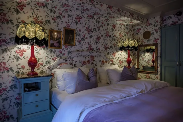 Room, Large, Charmante Skostredet Hotel 3/5
