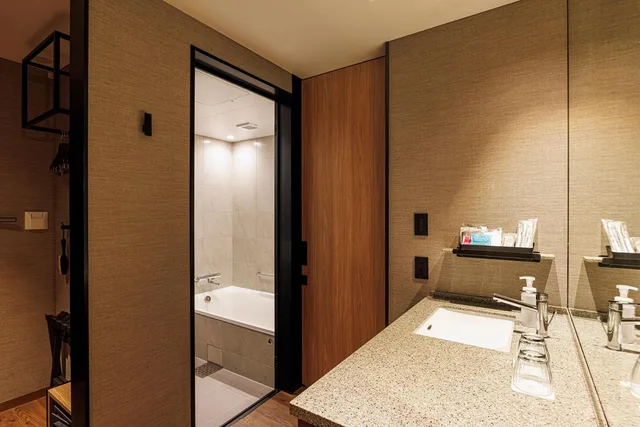 Superior, Single, Twin Beds, Airport Side، Hotel Metropolitan Tokyo Haneda 2/2
