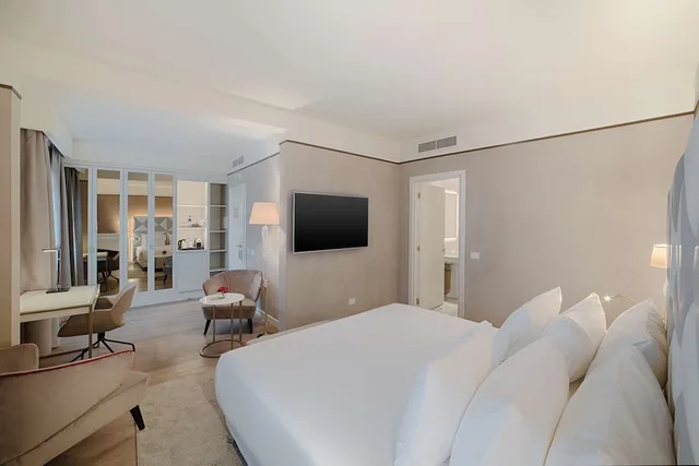 Junior Suite, NH Collection Palazzo Verona 2/5