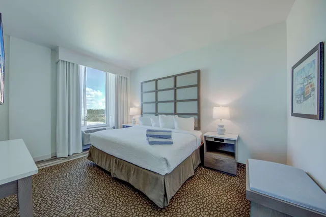 جناح لذوي الإعاقة، Best Western Premier The Tides 3/9