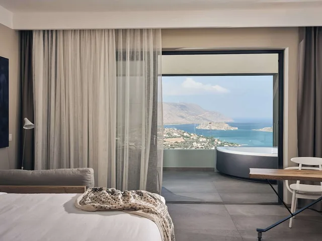 Zen, Junior Suite, Queen Bed, Outdoor Jetted Tub، Domes Aulus Elounda Resort, Curio Collection by Hilton 2/6