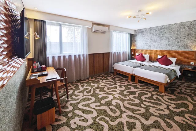 دوبلكس، The 1O1 Bandung Dago 8/10
