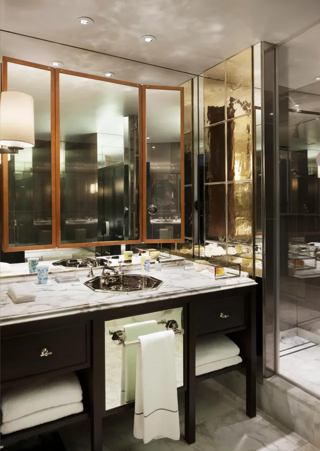 Premier, Suite, Rosewood London 4/4