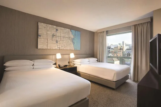 غرفة بسريرين مزدوجين، Hilton Chicago Magnificent Mile Suites 1/3