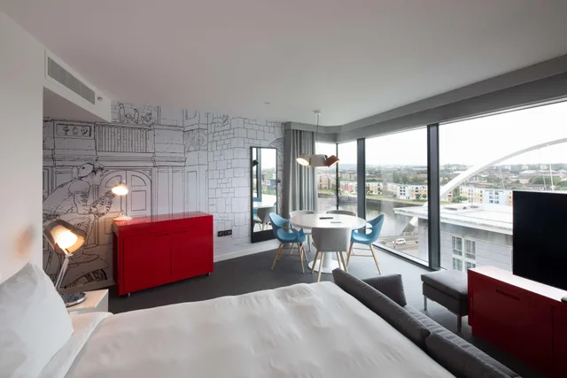 Superior, Hydromassage, Radisson Red Glasgow 4/8