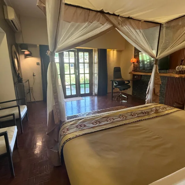 جناح جونيور، Ameg Lodge Kilimanjaro 5/10