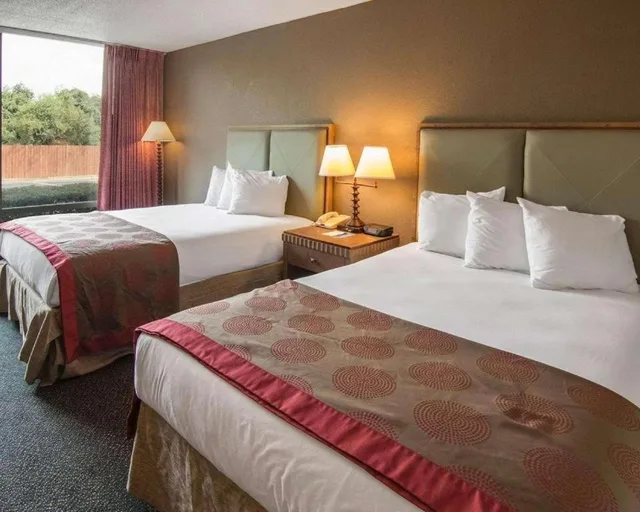 غرفة ديلوكس بسريرين كوين، Economy Inn & Suites Shreveport 1/4