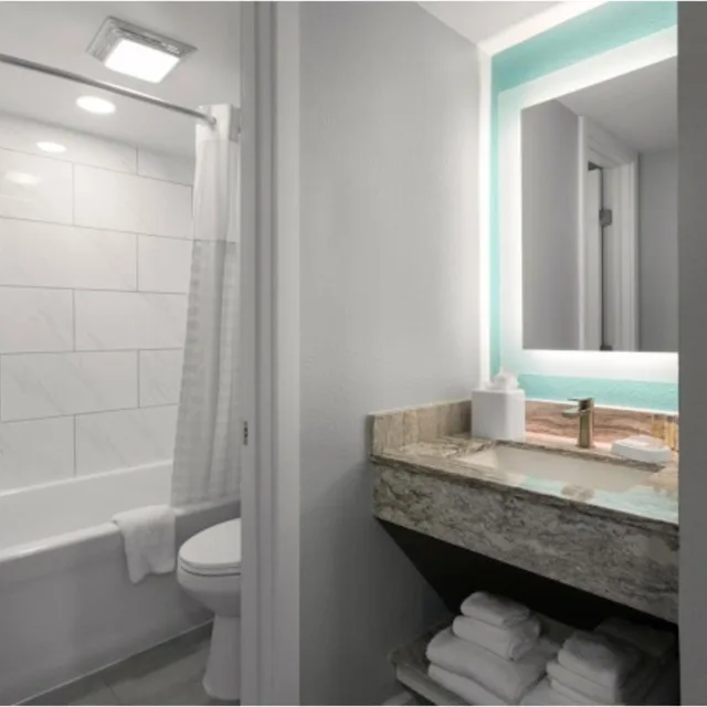 Junior Suite, Ocean View, North Wing، Grande Cayman Resort 4/5