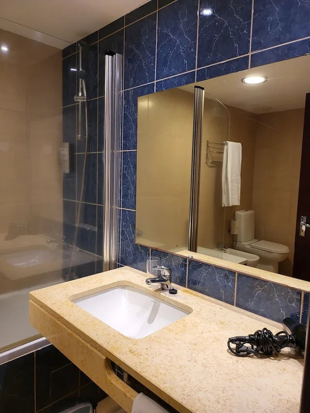 غرفة بإطلالة على البحر مفردة بسريرين منفصلين، Rocamar Hotel 5/7