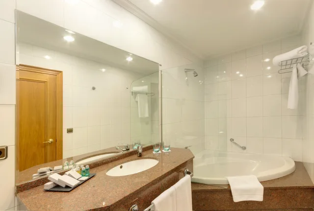 Junior Suite, Queen Bed, Sofa, Hotel Vigo Los Galeones Affiliated By Melia 10/10