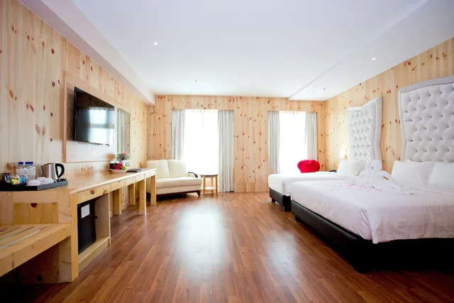 Deluxe, Leisure, Triple, 1 King and 1 Single Beds, Vouk Hotel Suites 1/3