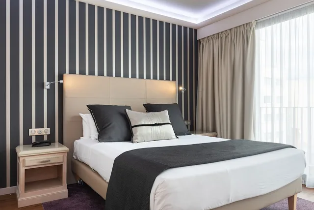 Standard, Twin Beds, City or Courtyard View، Hotel Charlemagne by Happyculture 10/10