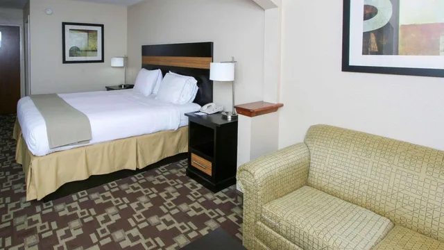 غرفة بسرير كينج، Country Inn and Suites by Radisson Shelby NC 4/5