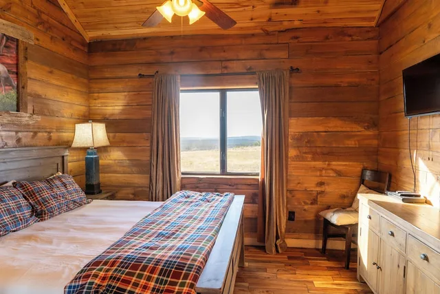 Lodge, 6 Beds, 2 King Beds، Zion Mountain Ranch 3/5