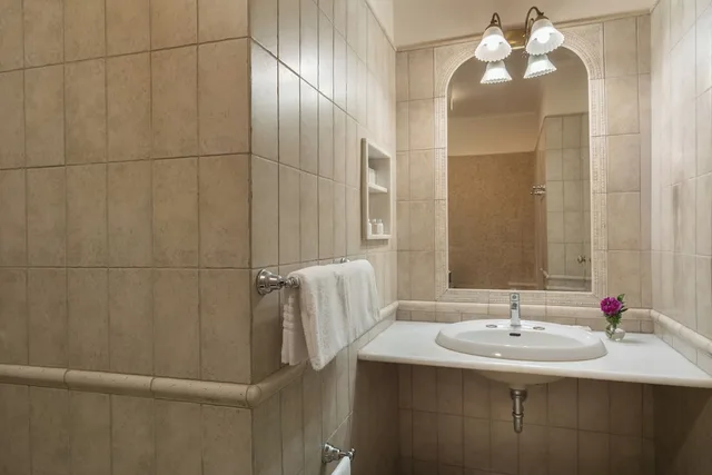 غرفة ثلاثية، Forum Hotel Rome 9/9
