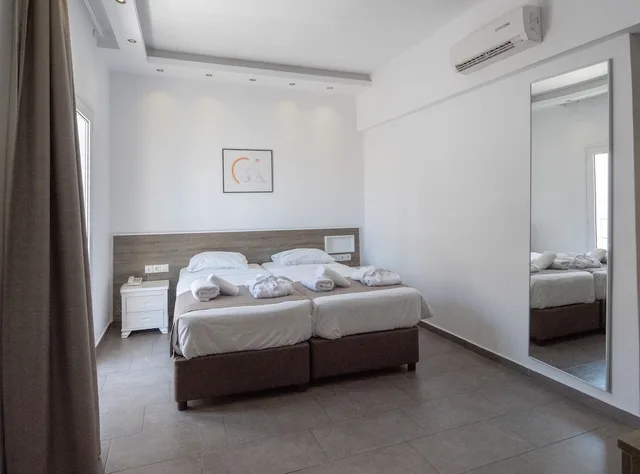 غرفة قياسية بسريرين منفصلين بإطلالة جزئية على البحر، Kahlua Boutique Hotel 1/4