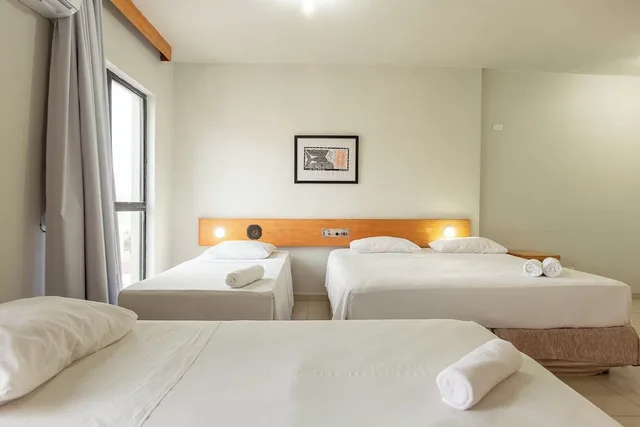 غرفة بسرير مزدوج وسريرين منفصلين، Rede Andrade Onda Mar Hotel 1/10