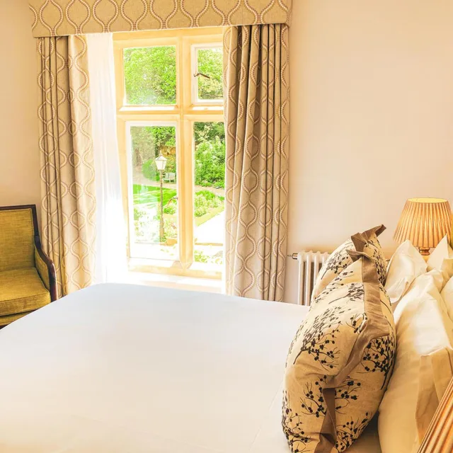 Country, Basic, Lords Of The Manor Hotel 2/3