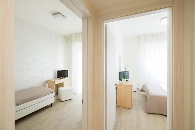 غرفة عائلية بشرفة، Hotel Constellation 5/8