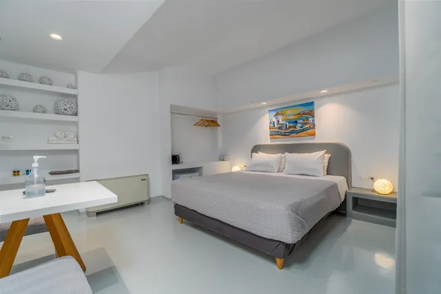 غرفة قياسية بسرير مزدوج، Central Fira Hotel 1/2