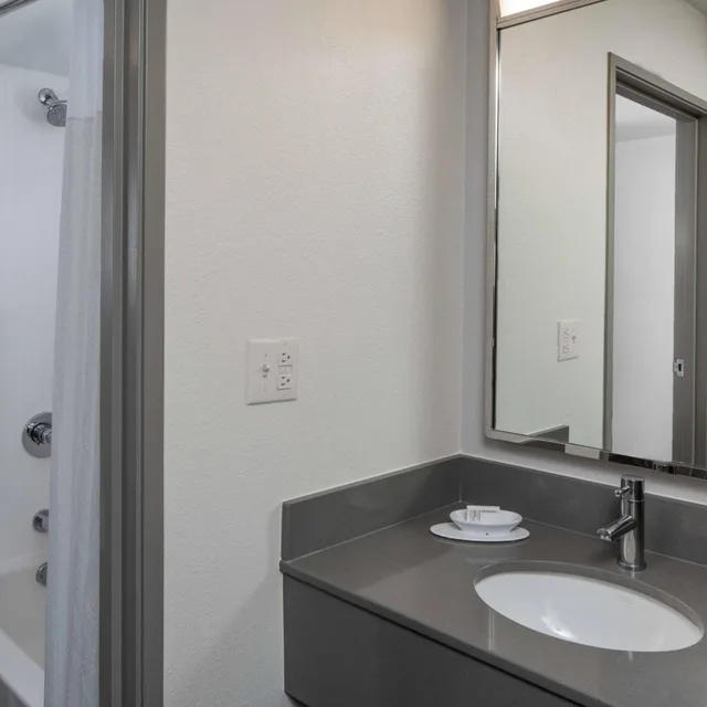 غرفة ديلوكس بسرير كوين، Courtyard New Orleans Covington Mandeville 4/4