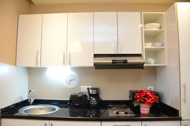 جناح جونيور، Rent Inn Suites Hotel 8/8