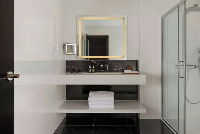 جناح جونيور بسرير كينج بإطلالة على المدينة، Montcalm Royal London House - City Of London 3/3