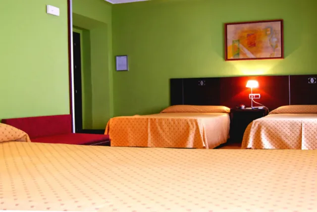 Room, Triple, Carlos V 3/6