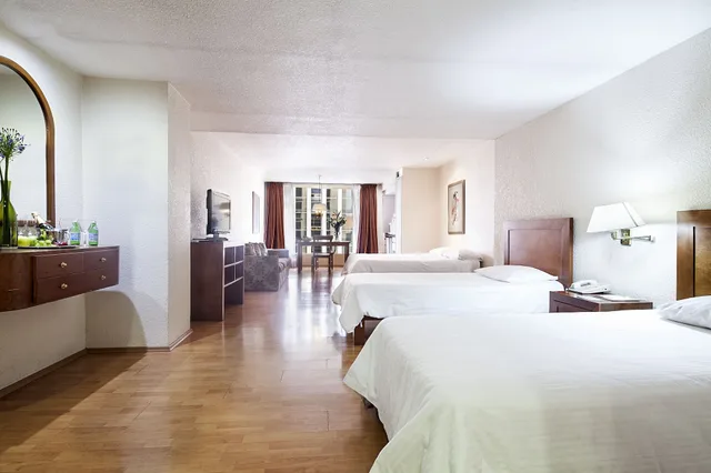 Senior, Quadruple، Exe Suites San Marino 2/4