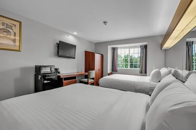 Standard, 2 Queen Beds, The Block Hotel 1/10