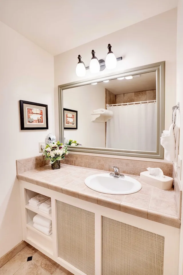Standard, King Bed, Pet Friendly, Oregon Garden Resort 3/4