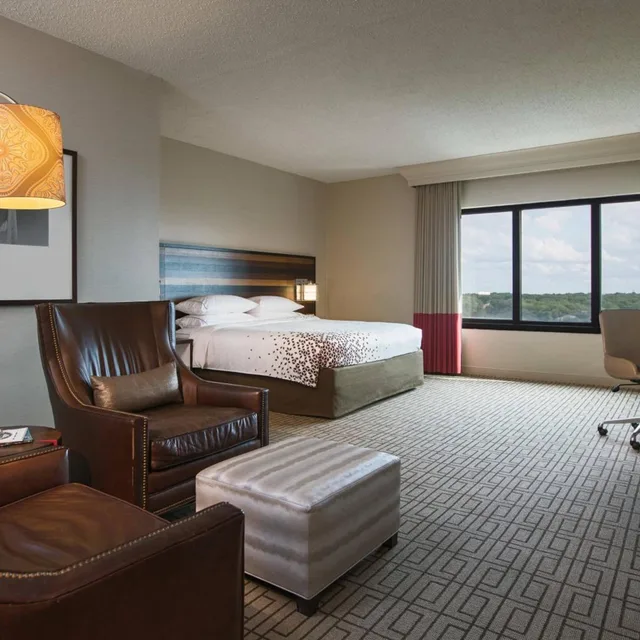 غرفة بسرير كينج بإطلالة على المدينة، Renaissance Austin Hotel 2/6