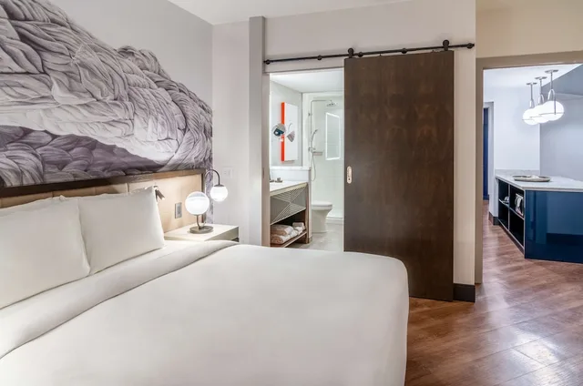 جناح بسرير كينج مع أريكة، Hyatt Centric Las Olas Fort Lauderdale 4/6
