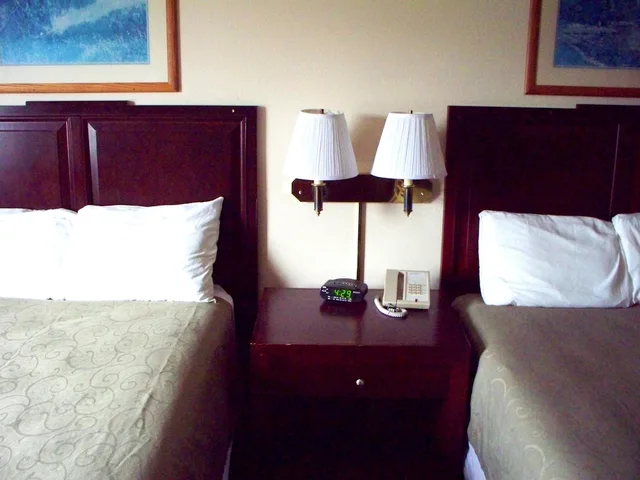 غرفة قياسية بسريرين مزدوجين، Country Inn Deerwood 2/3