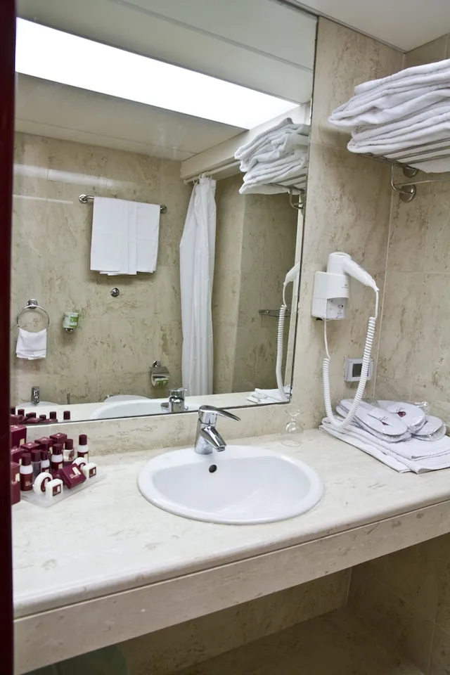 غرفة عائلية ثلاثية بإطلالة على الحديقة بغرفة نوم واحدة، Splendid Hotel La Torre 6/6