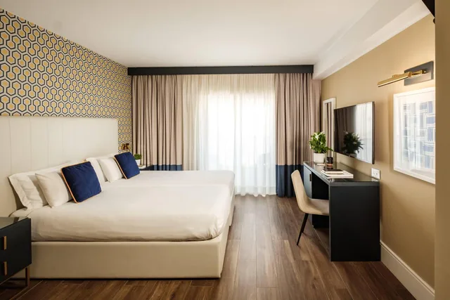 Superior, Futon Bed, 115 The Strand Hotel And Suites 1/1