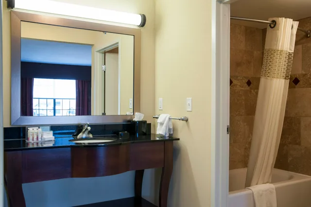 جناح استوديو بسرير كينج، Hampton Inn Suites Watertown 2/2