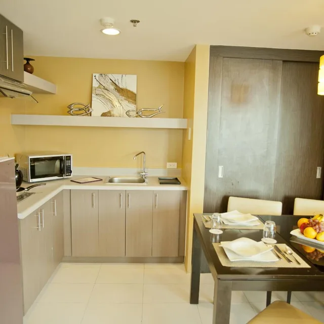 جناح، The Exchange Regency Residence Hotel 7/7